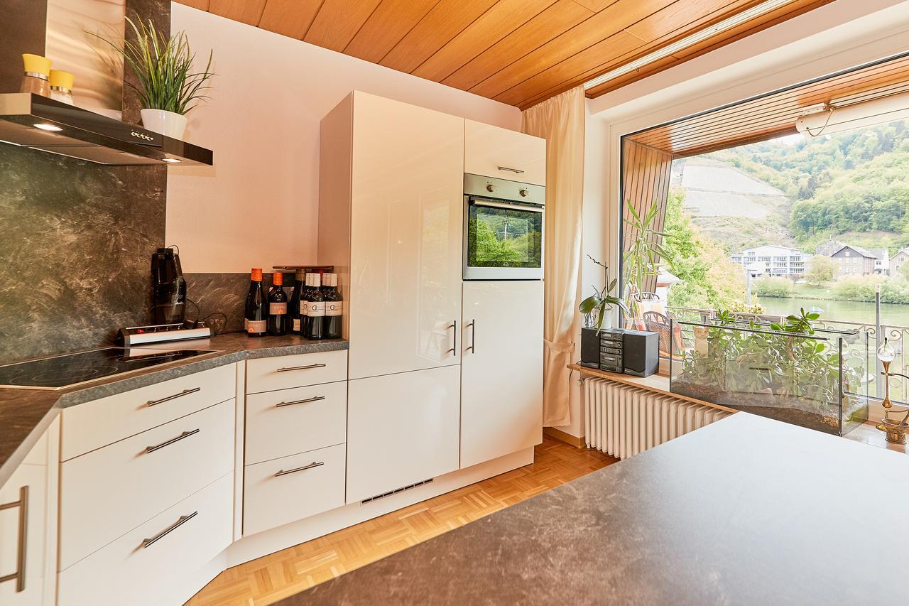 Ferienwohnung "Edeltrud Deluxe Moselblick" Commune fusionnée de Commune fusionnée de Bernkastel-Kues Extérieur photo